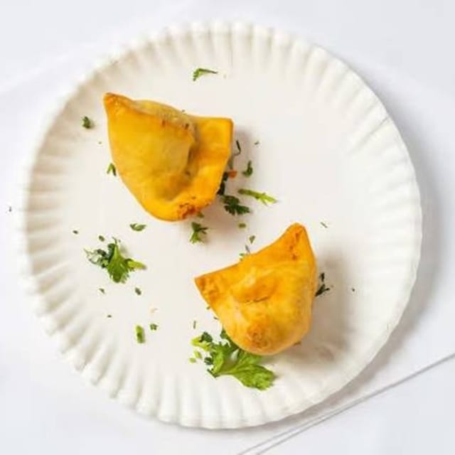 Veg Samosa (2 Pcs).